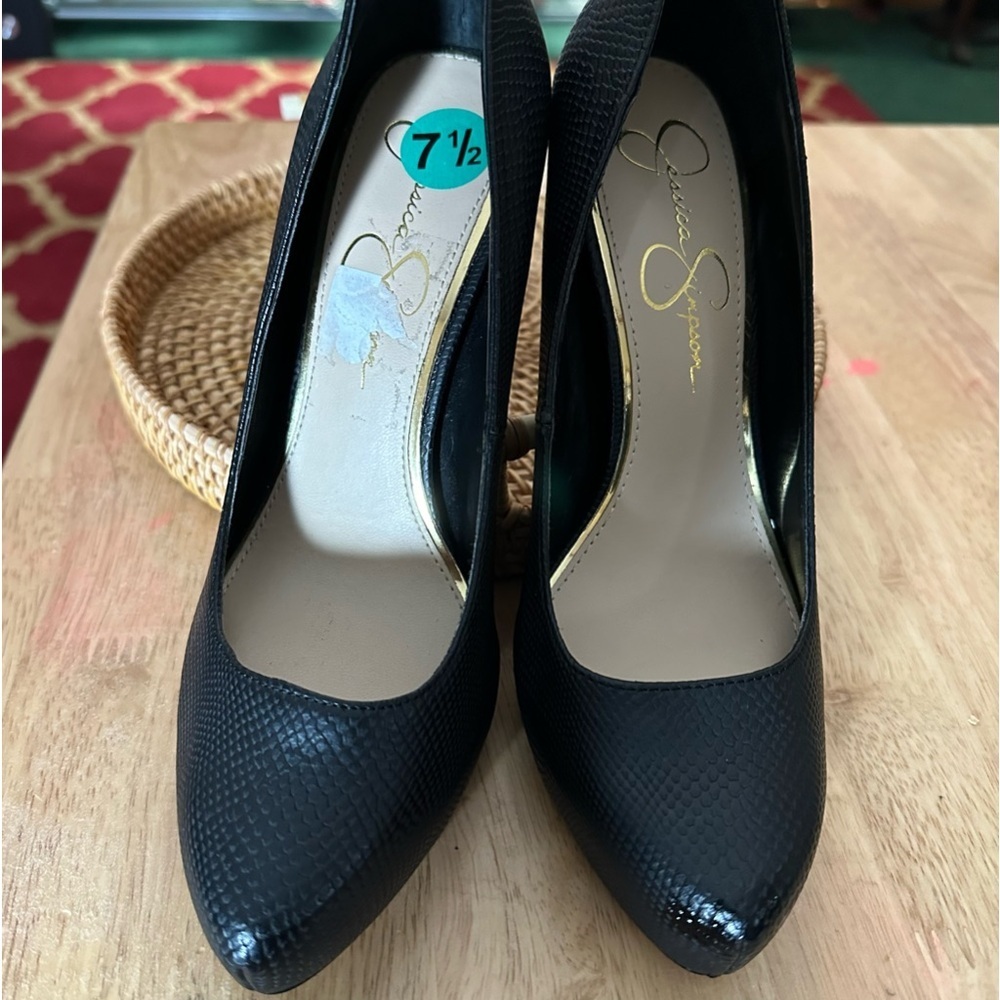 Jessica Simpson Shoes Heel size 7.5 Black Color